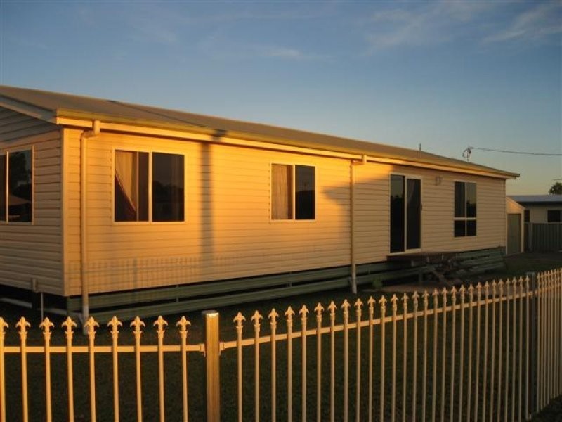 26 South Street, Roma QLD 4455