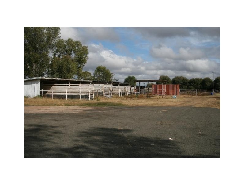 140 Northern Rd Residential, Roma QLD 4455