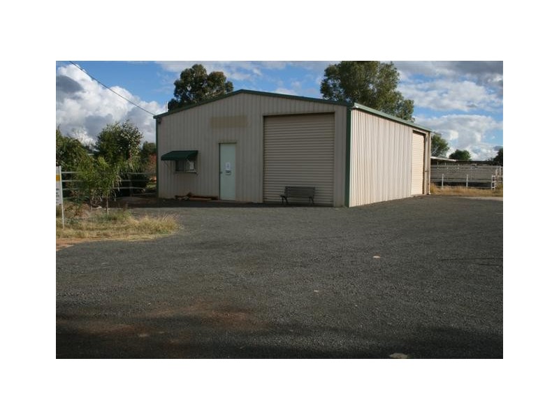 140 Northern Rd Residential, Roma QLD 4455
