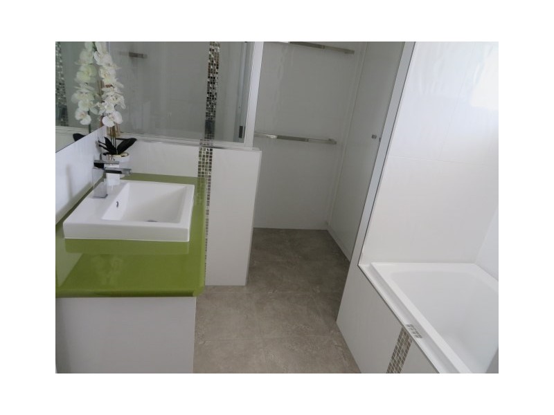 9 Elmer Street, Roma QLD 4455
