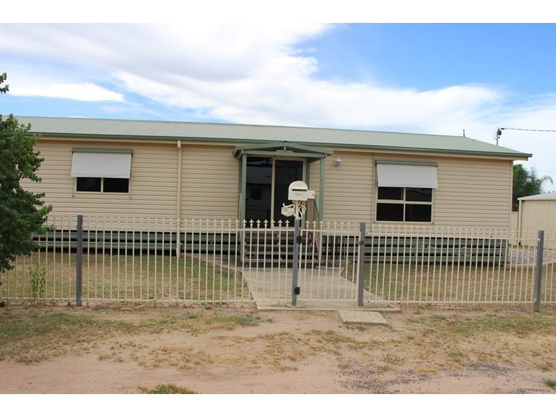 26 South Street, Roma QLD 4455