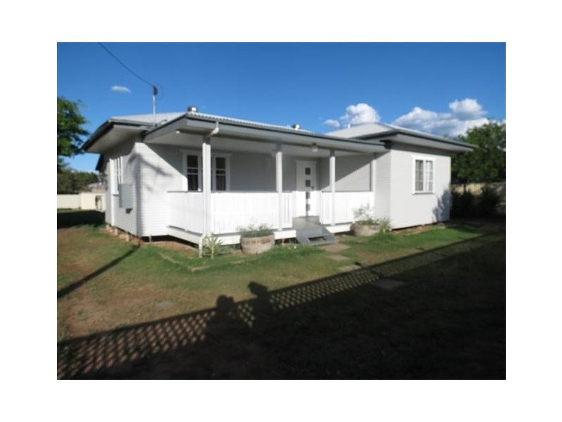 7 Queen Street, Roma QLD 4455