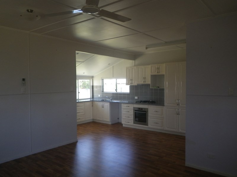 7 Queen Street, Roma QLD 4455