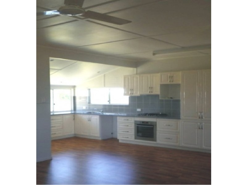 7 Queen Street, Roma QLD 4455
