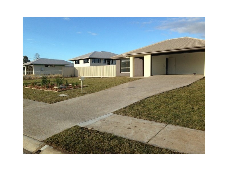 25 Beetson Drive, Roma QLD 4455