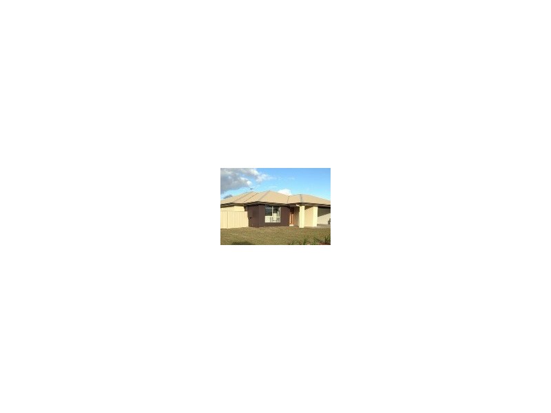 25 Beetson Drive, Roma QLD 4455