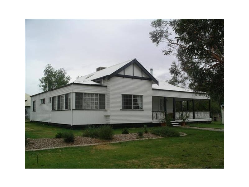 15 Quintin Street, Roma QLD 4455