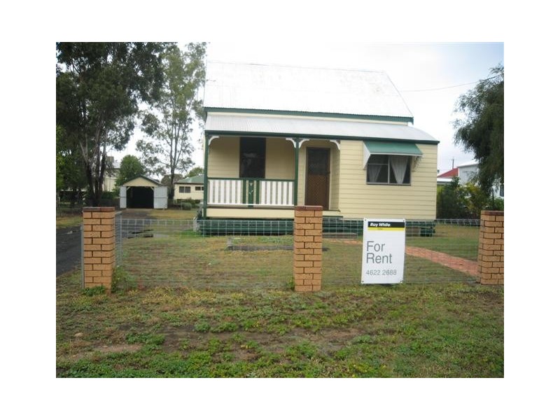 16 Hoffman Street, Roma QLD 4455