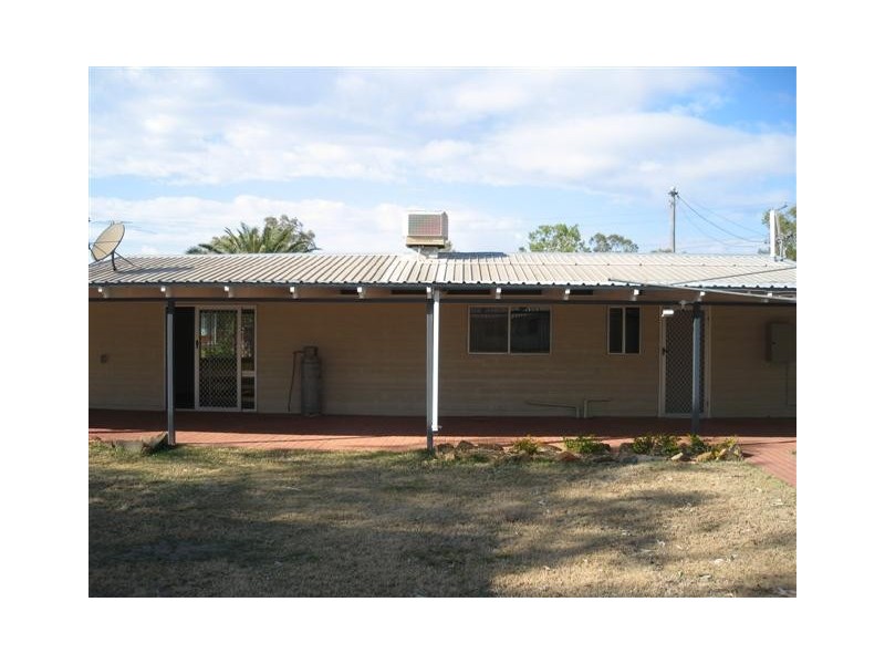 17 Howard Street, Roma QLD 4455