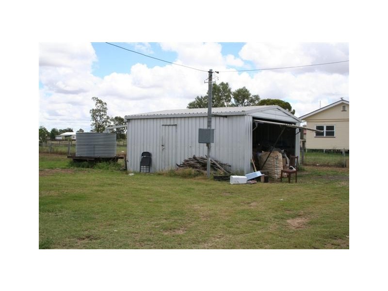 19 Flinders Street, Yuleba QLD 4427