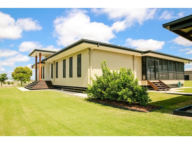 120 Bourne Drive, Roma QLD 4455