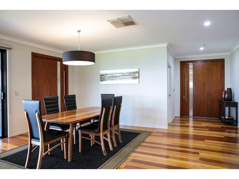 120 Bourne Drive, Roma QLD 4455