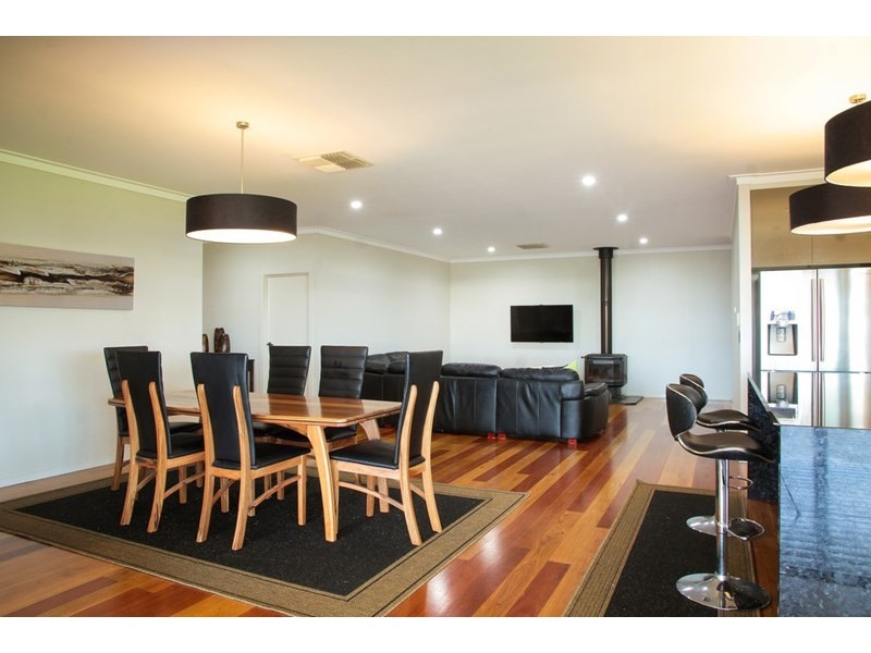 120 Bourne Drive, Roma QLD 4455