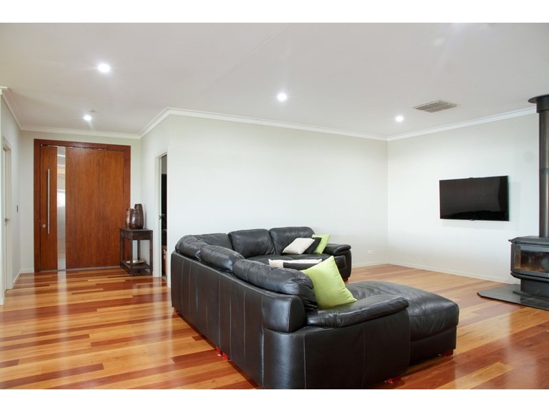 120 Bourne Drive, Roma QLD 4455