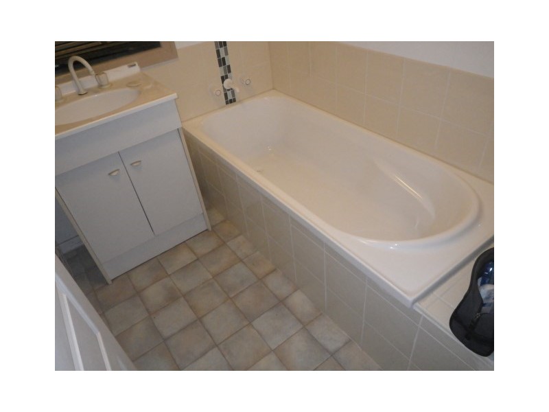 99 Arthur Street, Roma QLD 4455