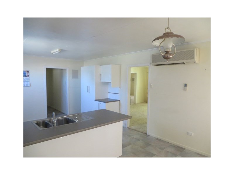 12 Albert Street, Roma QLD 4455