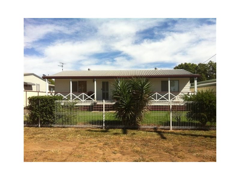 73 Currey Street, Roma QLD 4455