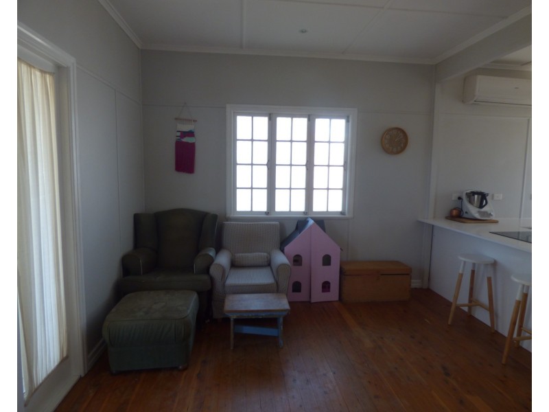 7 McEwan Street, Roma QLD 4455