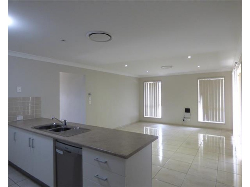 102 Taylor Street, Roma QLD 4455