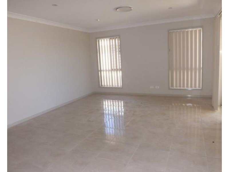 102 Taylor Street, Roma QLD 4455