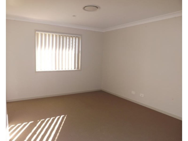 102 Taylor Street, Roma QLD 4455