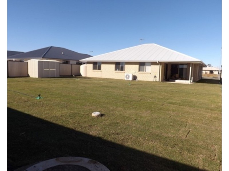 102 Taylor Street, Roma QLD 4455