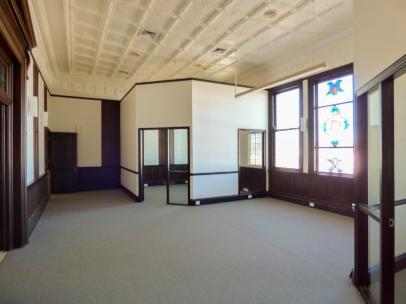 61 McDowall Street, Roma QLD 4455