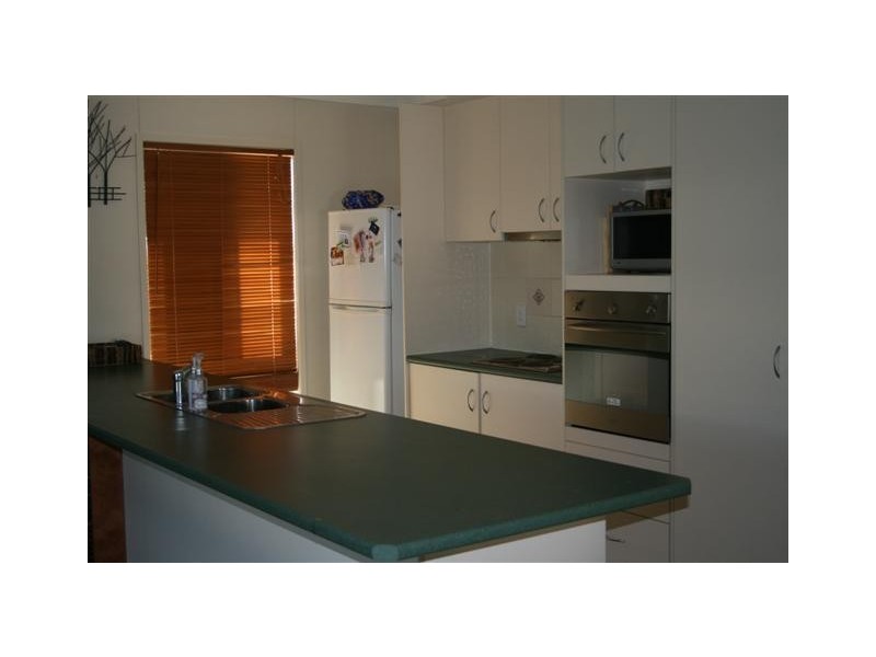 3 Bond Street, Roma QLD 4455