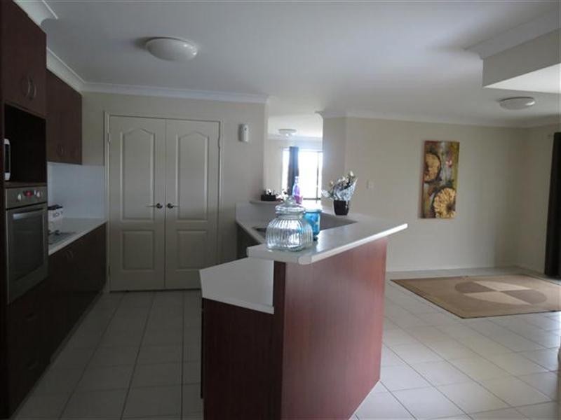 11 Bakerfinch Crescent, Roma QLD 4455