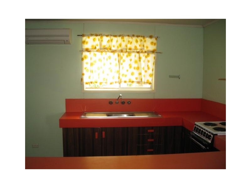 Flat 1/105 Currey Street, Roma QLD 4455