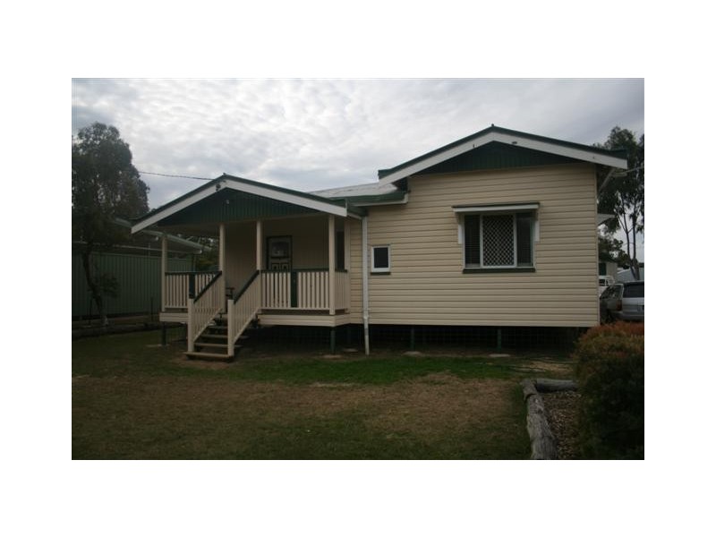 11 Derry Street, Roma QLD 4455