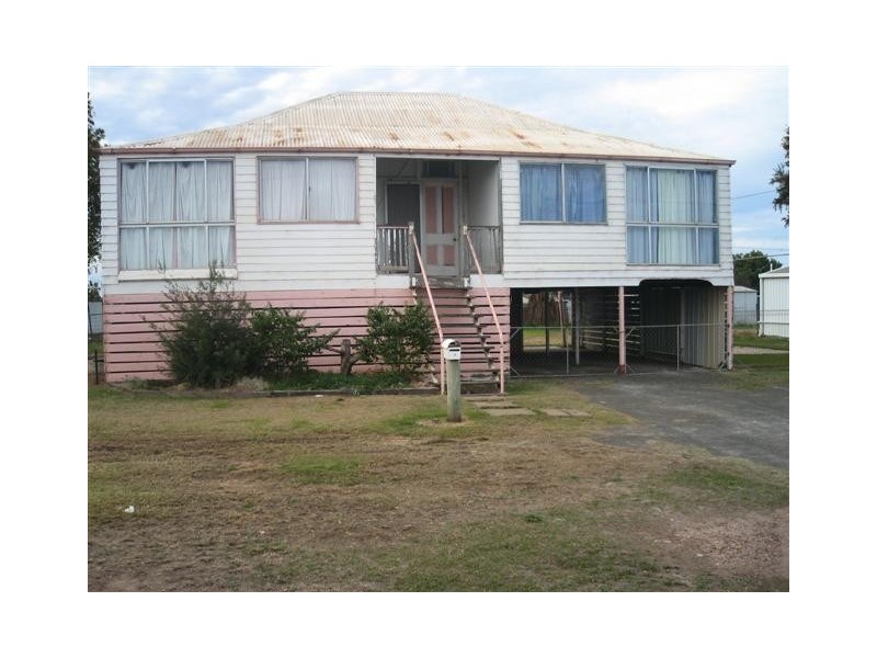 97 Raglan Street, Roma QLD 4455
