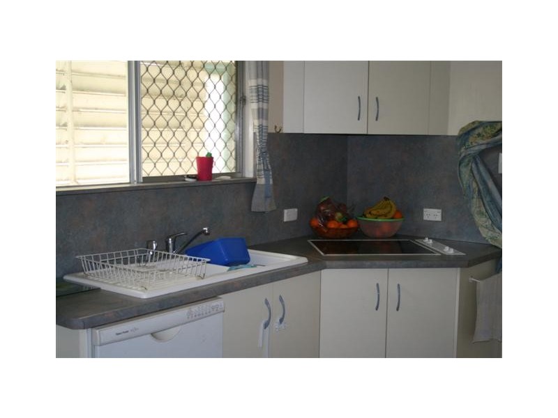 8 Holland Street, Roma QLD 4455