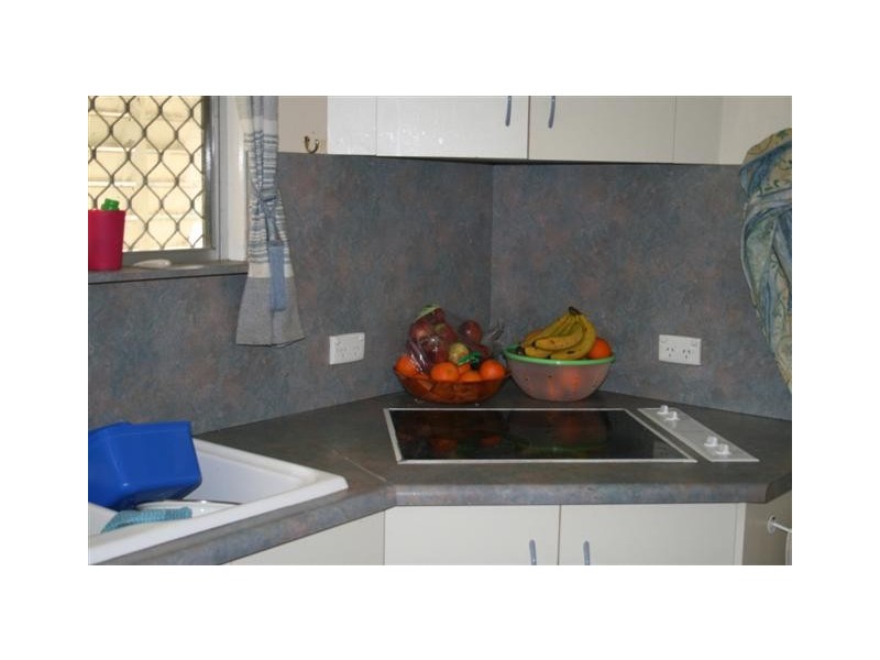 8 Holland Street, Roma QLD 4455