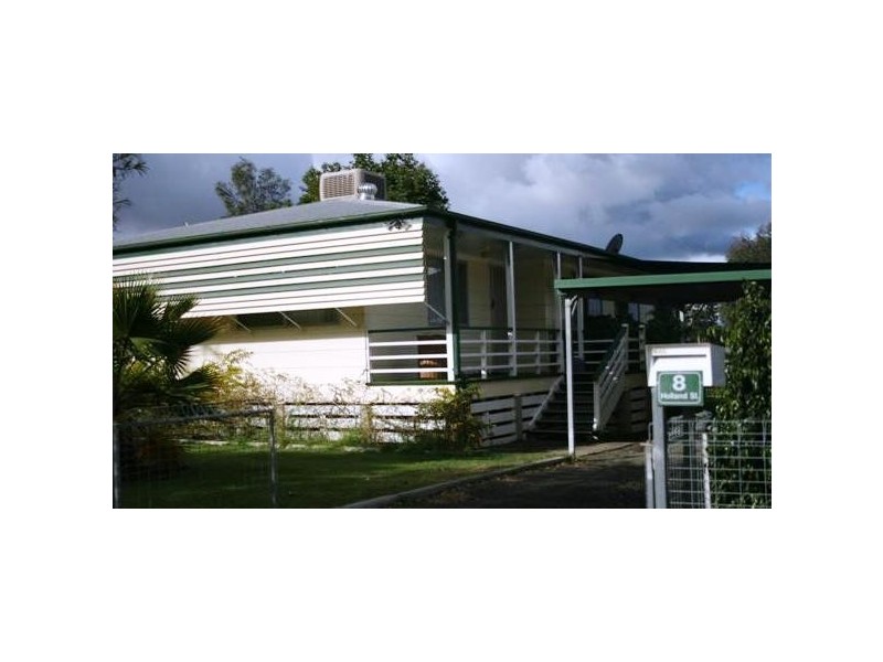 8 Holland Street, Roma QLD 4455