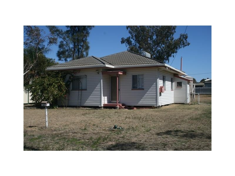 87 Hawthorne Street, Roma QLD 4455