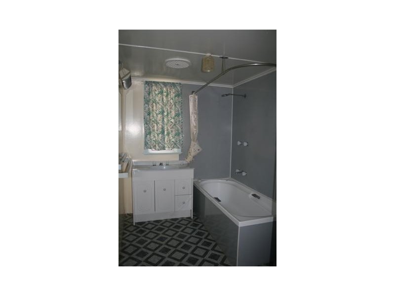 87 Hawthorne Street, Roma QLD 4455