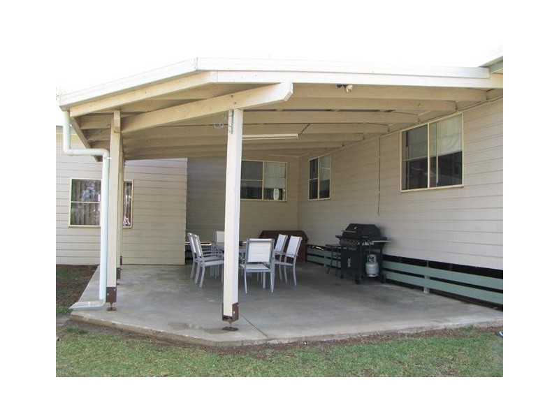 3 Alex Parade, Roma QLD 4455