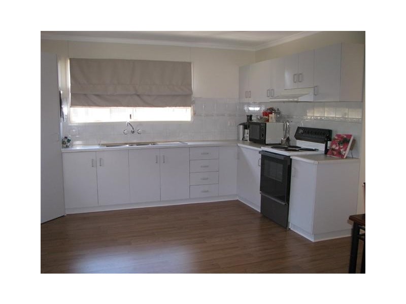 3 Alex Parade, Roma QLD 4455