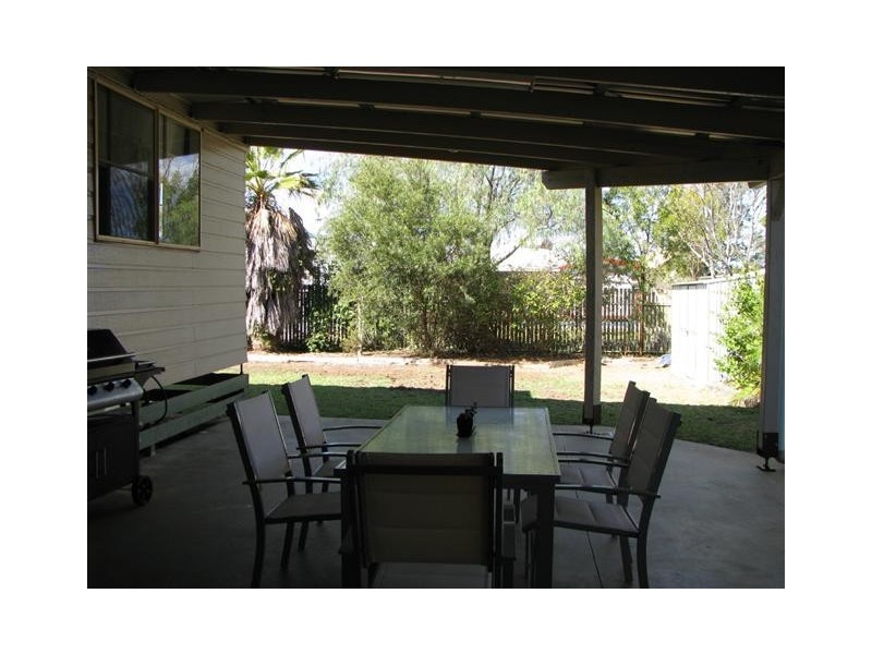 3 Alex Parade, Roma QLD 4455