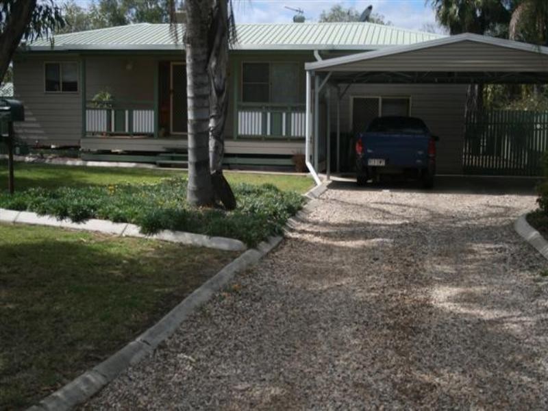 3 Alex Parade, Roma QLD 4455