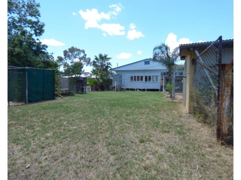 11 Albert Street, Roma QLD 4455