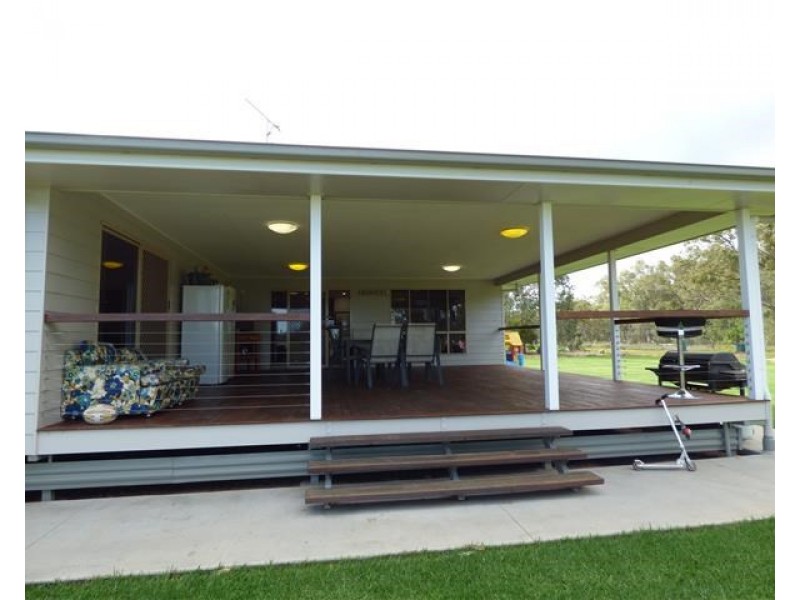 4 Knayers Lane, Roma QLD 4455