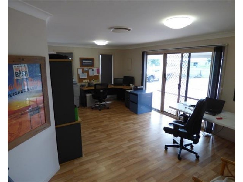 4 Knayers Lane, Roma QLD 4455