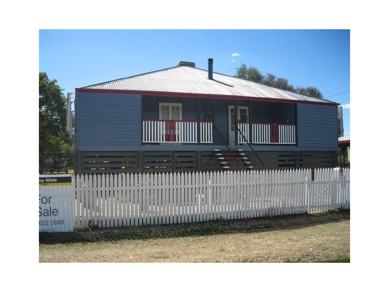 15 Bowen Street, Roma QLD 4455