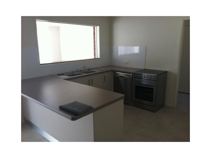 20 Alexander Avenue, Roma QLD 4455