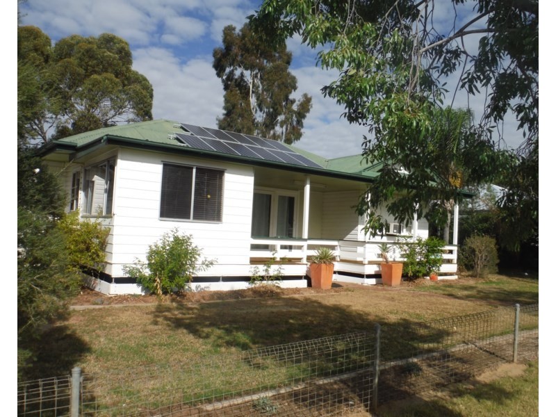 14 Russell Street, Roma QLD 4455