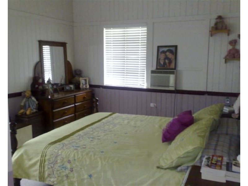 14 Russell Street, Roma QLD 4455