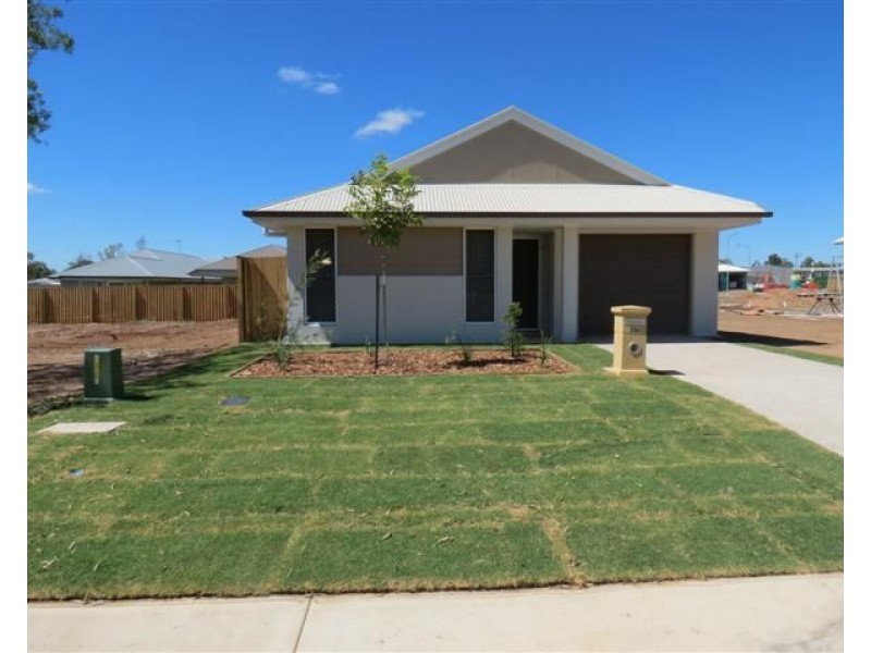 230 McDowall Street, Roma QLD 4455
