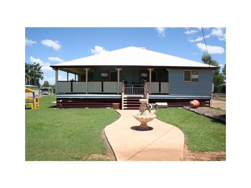 16-18 Derry Street, Roma QLD 4455